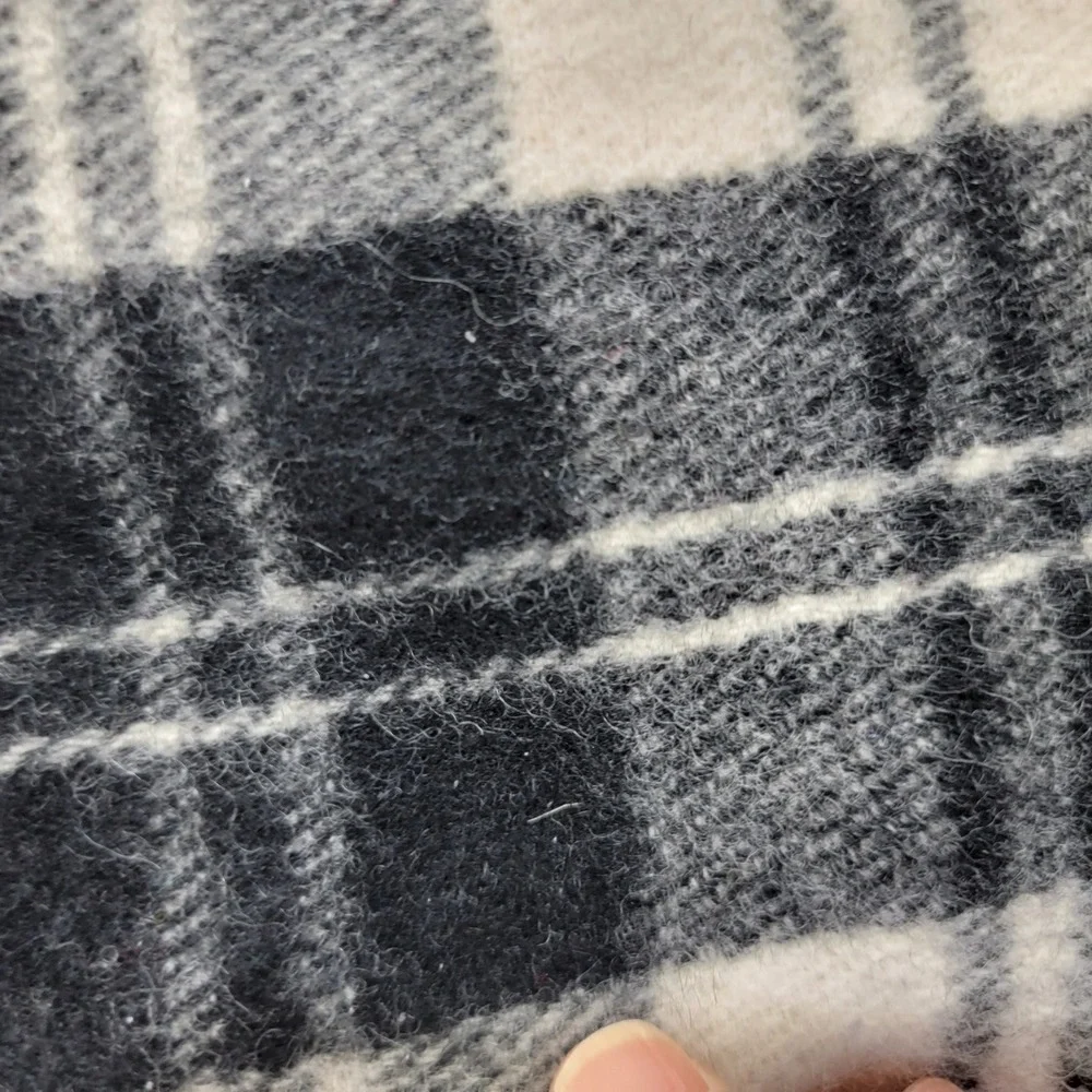 Glentana Scotland Black White Plaid 100%‎ Lambswool Fringed Winter Scarf Unisex